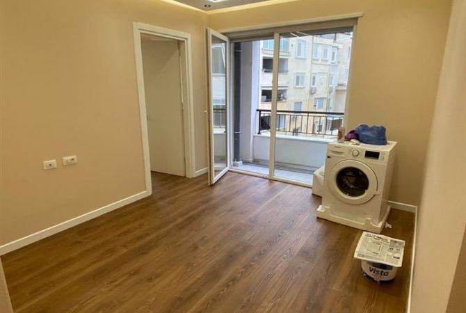Ambjent biznesi me qera 3+1 ne Tirane - 650,000 Leke