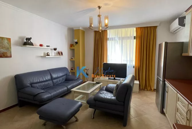 Shtepi me qera 2+1 ne Tirane - 700 Euro