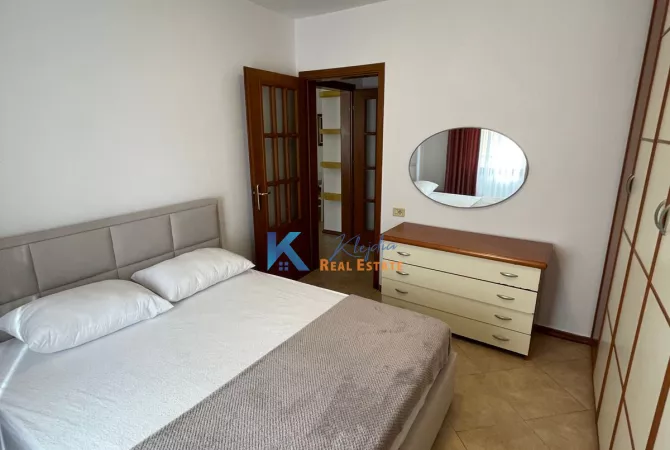 Shtepi me qera Apartament ne Tirane, 2+1, Mobilimi E mobiluar, Pagesa 700  Euro.