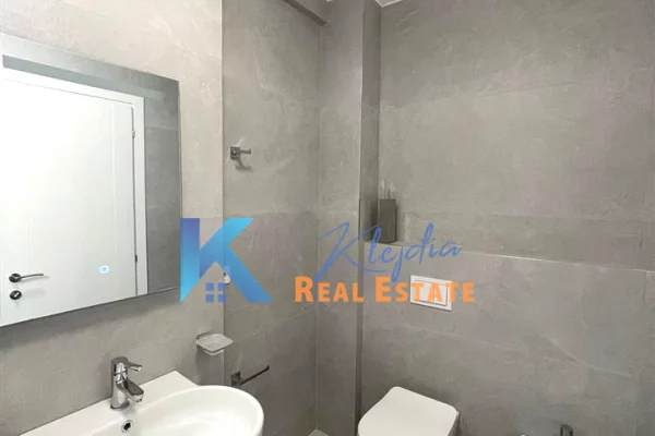 Shtepi me qera Apartament ne Tirane, 2+1, Mobilimi E mobiluar, Pagesa 700  Euro.