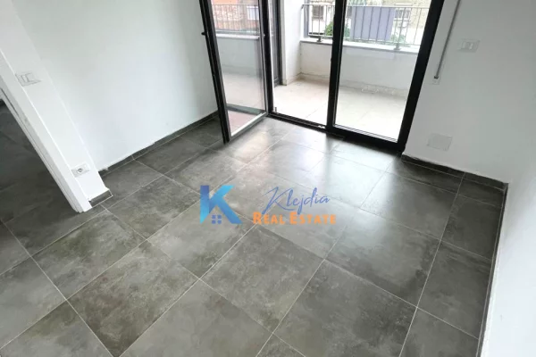 Business Property for Rent 3+1 in Tirana - 45,000 Leke