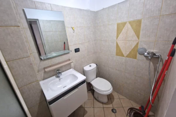 Shtepi me qera Apartament ne Tirane, 1+1, Mobilimi E mobiluar, Pagesa 550  Euro.
