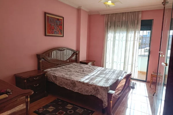 Shtepi me qera Apartament ne Tirane, 2+1, Mobilimi E mobiluar, Pagesa 750  Euro.