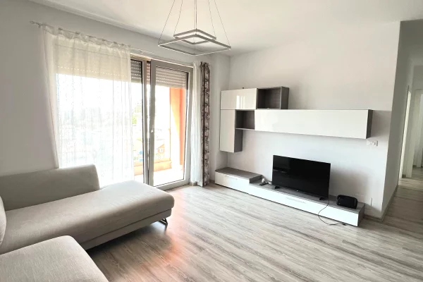 Shtepi me qera 2+1 ne Tirane - 850 Euro