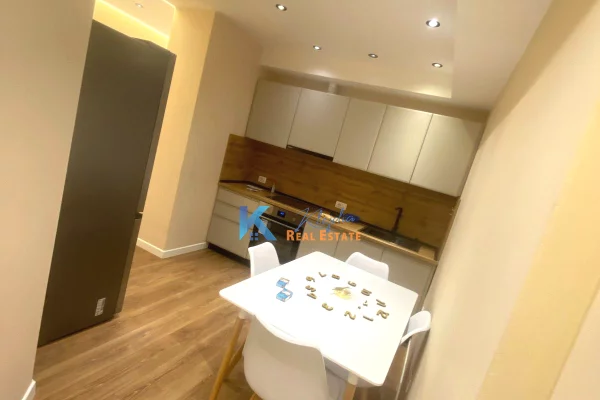 Shtepi me qera 1+1 ne Tirane - 70,000 Leke