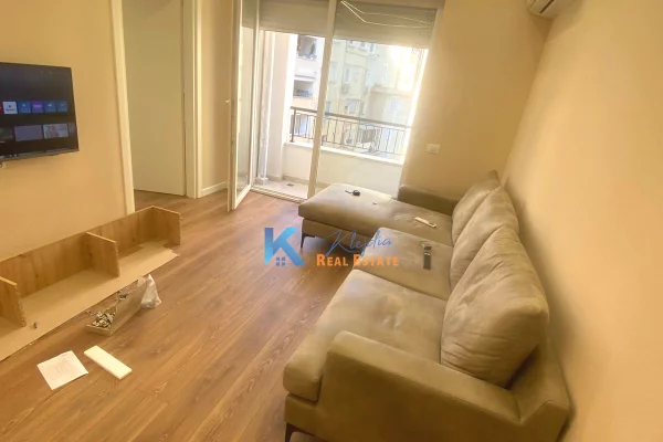 Shtepi me qera 1+1 ne Tirane - 70,000 Leke