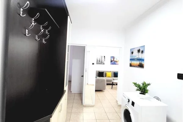 Appartamento in affitto a Tirana 1+1, Arredato