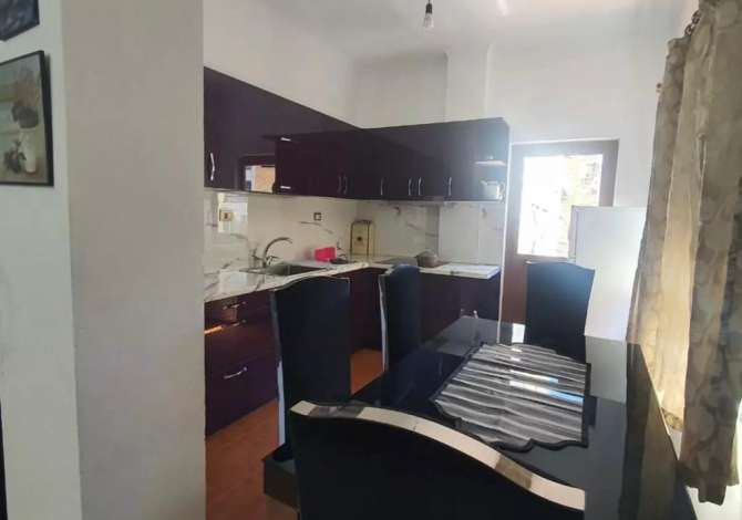 Shtepi me qera Apartament ne Tirane, 2+1, Mobilimi E mobiluar, Pagesa 350  Euro.