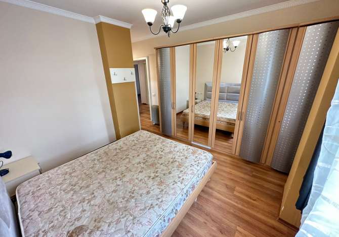 Shtepi ne shitje Apartament ne Tirane, 2+1, Mobilimi E mobiluar, Pagesa 147,000  Euro.