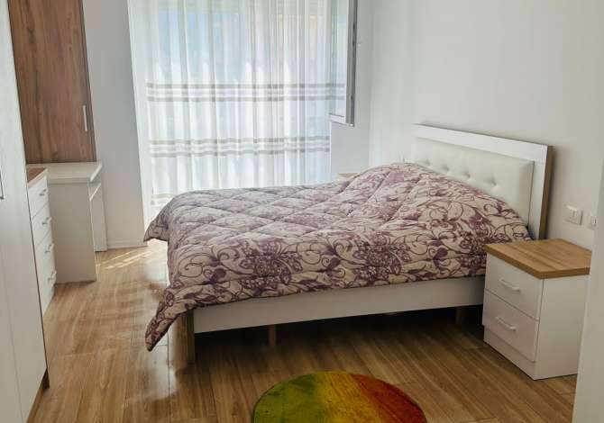Shtepi me qera Apartament ne Tirane, 2+1, Mobilimi E mobiluar, Pagesa 500  Euro.