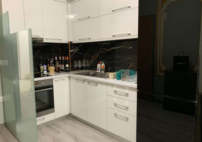 Shtepi me qera Apartament ne Tirane, 1+1, Mobilimi E mobiluar, Pagesa 550  Euro.