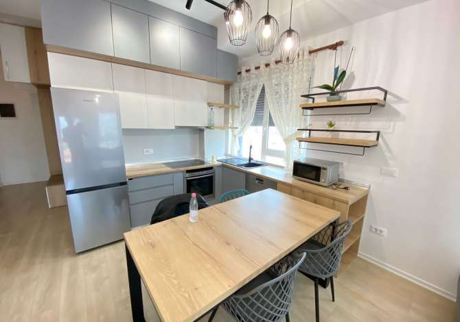 Shtepi me qera Apartament ne Tirane, 2+1, Mobilimi E mobiluar, Pagesa 550  Euro.