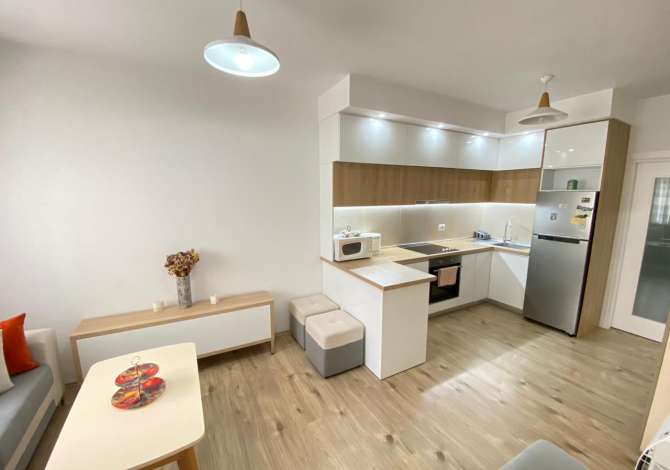 Shtepi me qera Apartament ne Tirane, 2+1, Mobilimi E mobiluar, Pagesa 500  Euro.
