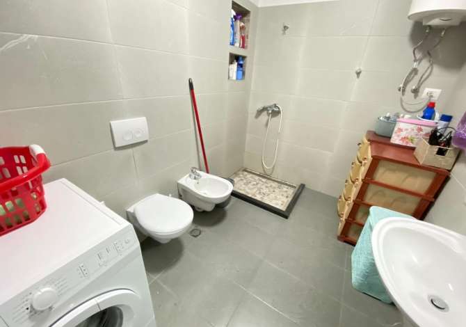 Shtepi me qera Apartament ne Tirane, 2+1, Mobilimi E mobiluar, Pagesa 500  Euro.