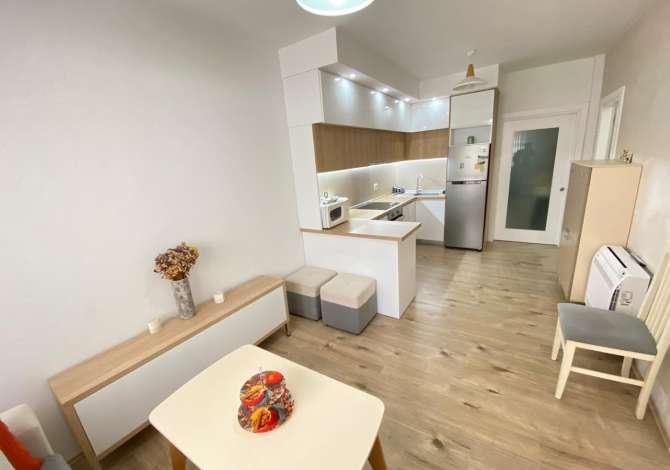 Shtepi me qera Apartament ne Tirane, 2+1, Mobilimi E mobiluar, Pagesa 500  Euro.