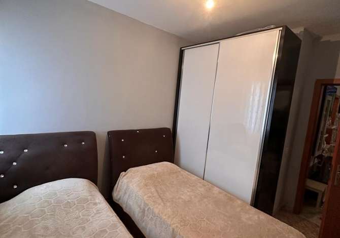 Shtepi me qera Apartament ne Tirane, 2+1, Mobilimi E mobiluar, Pagesa 400  Euro.