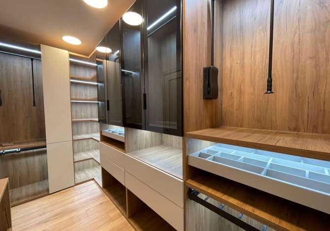 Shtepi me qera Apartament ne Tirane, 2+1, Mobilimi E mobiluar, Pagesa 700  Euro.