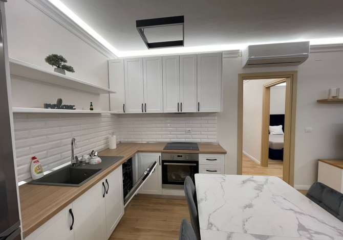 Shtepi me qera Apartament ne Tirane, 2+1, Mobilimi E mobiluar, Pagesa 700  Euro.