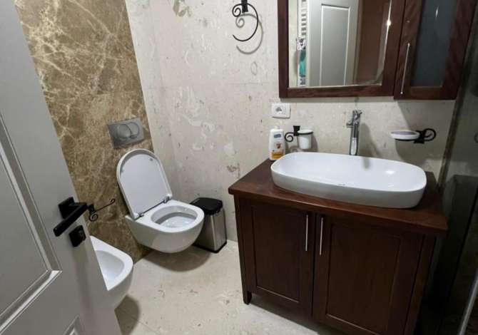Shtepi me qera Apartament ne Tirane, 2+1, Mobilimi E mobiluar, Pagesa 600  Euro.
