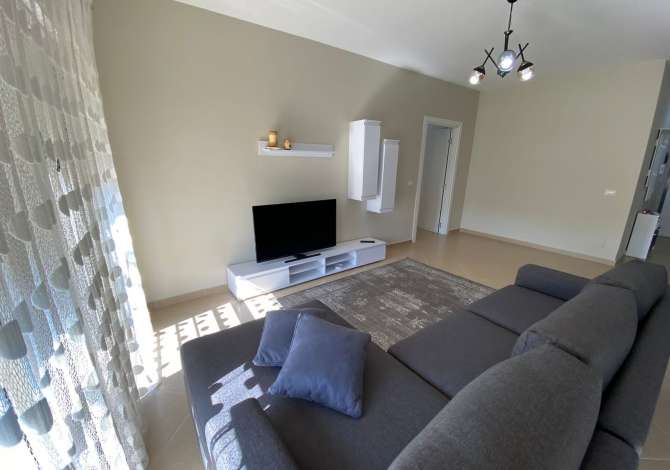 Shtepi me qera 2+1 ne Tirane - 450 Euro