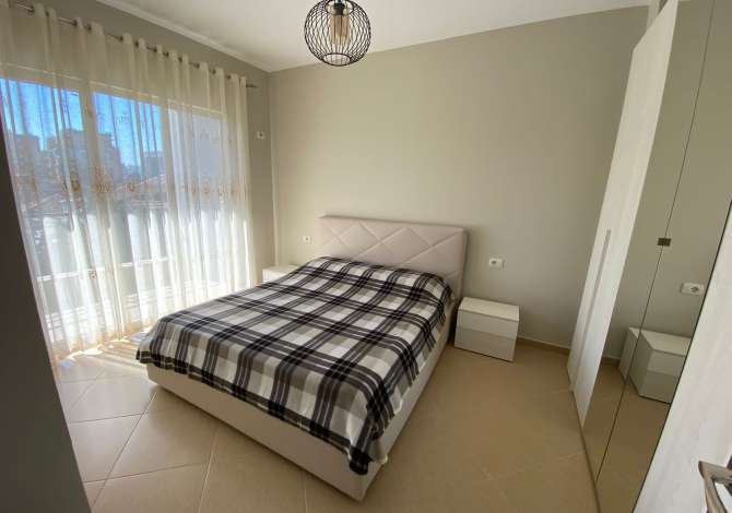 Shtepi me qera Apartament ne Tirane, 2+1, Mobilimi E mobiluar, Pagesa 450  Euro.