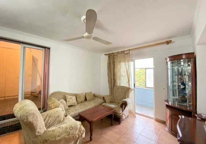 Shtepi me qera 2+1 ne Tirane - 400 Euro