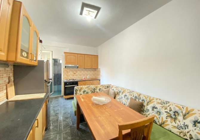 Shtepi me qera Apartament ne Tirane, 2+1, Mobilimi E mobiluar, Pagesa 400  Euro.