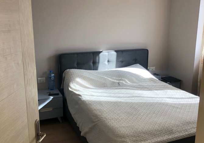 Shtepi me qera Apartament ne Tirane, 1+1, Mobilimi E mobiluar, Pagesa 450  Euro.