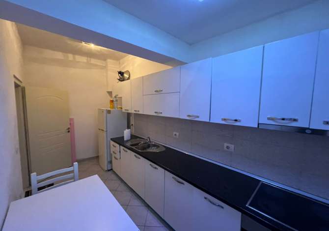 Shtepi me qera Apartament ne Tirane, 1+1, Mobilimi E mobiluar, Pagesa 400  Euro.