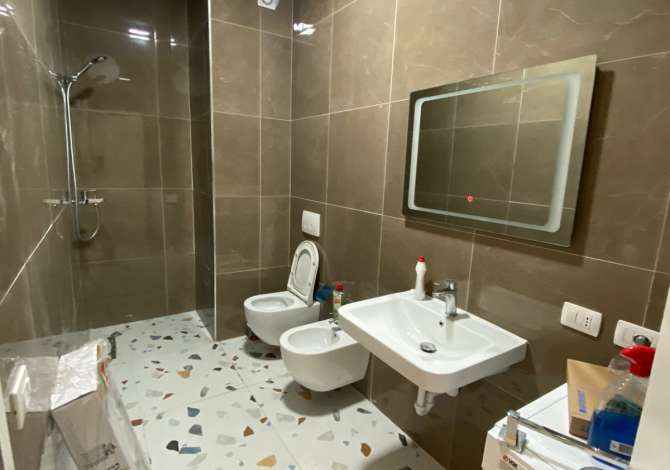 Shtepi me qera Apartament ne Tirane, 2+1, Mobilimi E mobiluar, Pagesa 600  Euro.