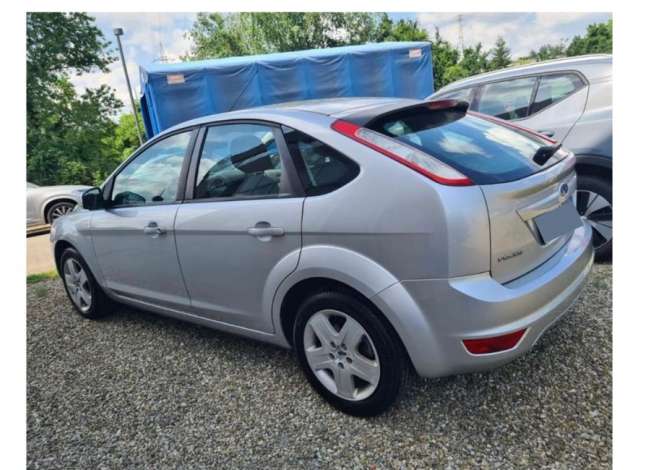 Jepet me qera makina Ford focus duke filluar 30 euro dita