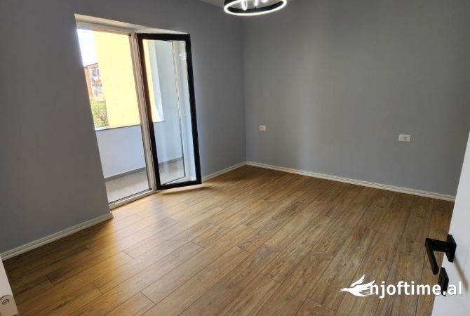 Shtepi ne shitje 2+1 ne Tirane - 145,002 Euro