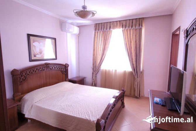 Shtepi me qera 2+1 ne Tirane - 606 Euro