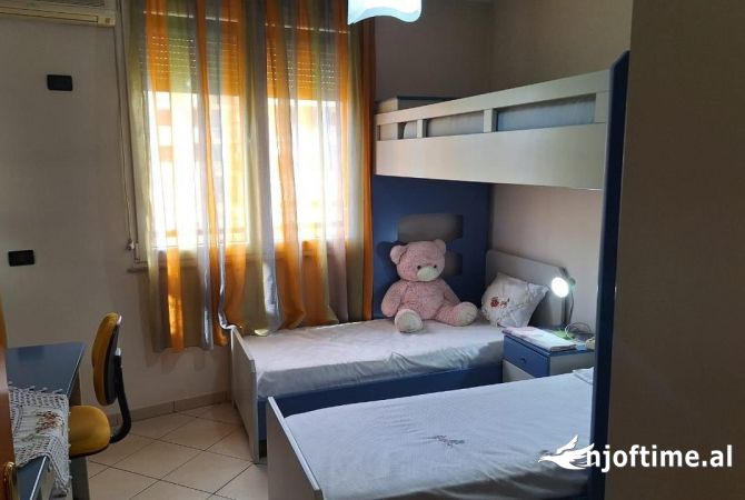 Shtepi me qera 2+1 ne Tirane - 700 Euro