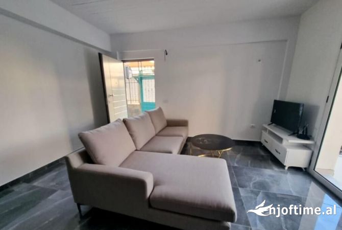 Shtepi me qera 1+1 ne Tirane - 400 Euro