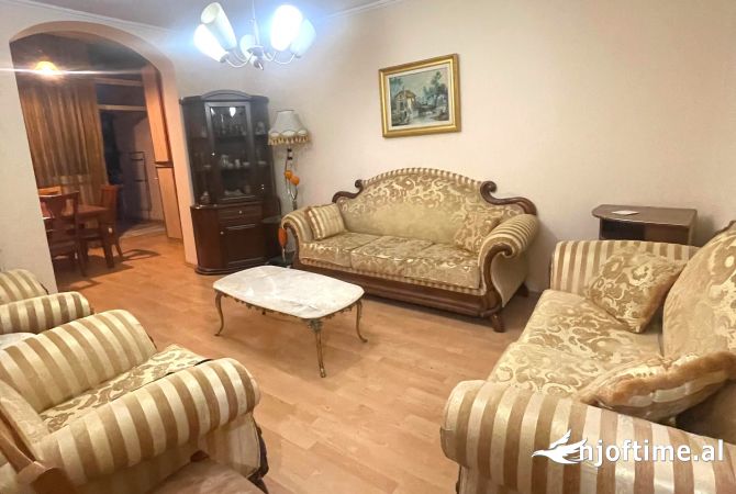 Shtepi me qera 2+1 ne Tirane - 530 Euro