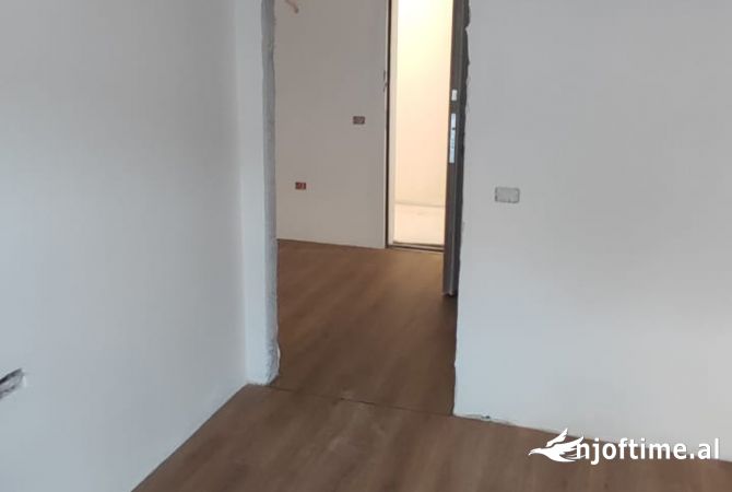 Shtepi ne shitje 1+1 ne Tirane - 585,000 Euro