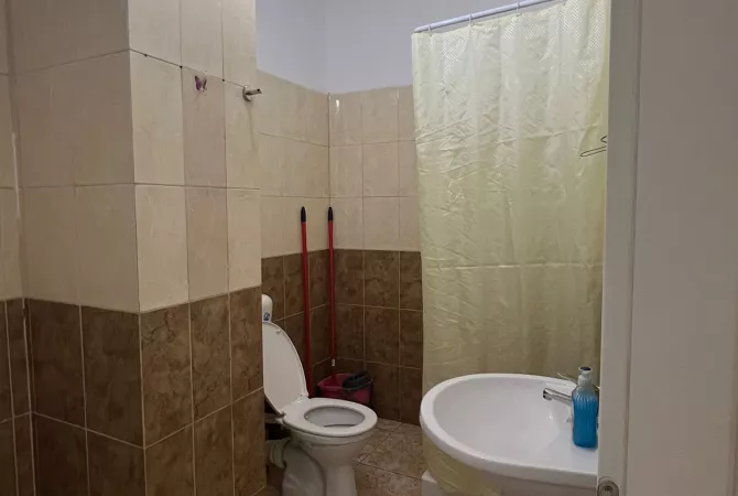 Shtepi me qera 2+1 ne Tirane - 445 Euro