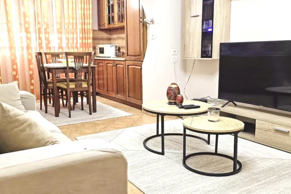 Shtepi me qera 2+1 ne Tirane - 699 Euro