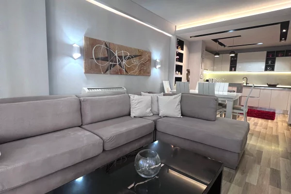 Shtepi me qera 2+1 ne Tirane - 901 Euro