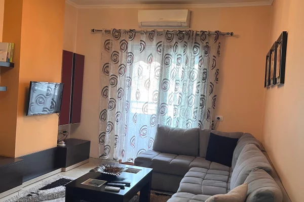 Shtepi me qera 1+1 ne Tirane - 410 Euro