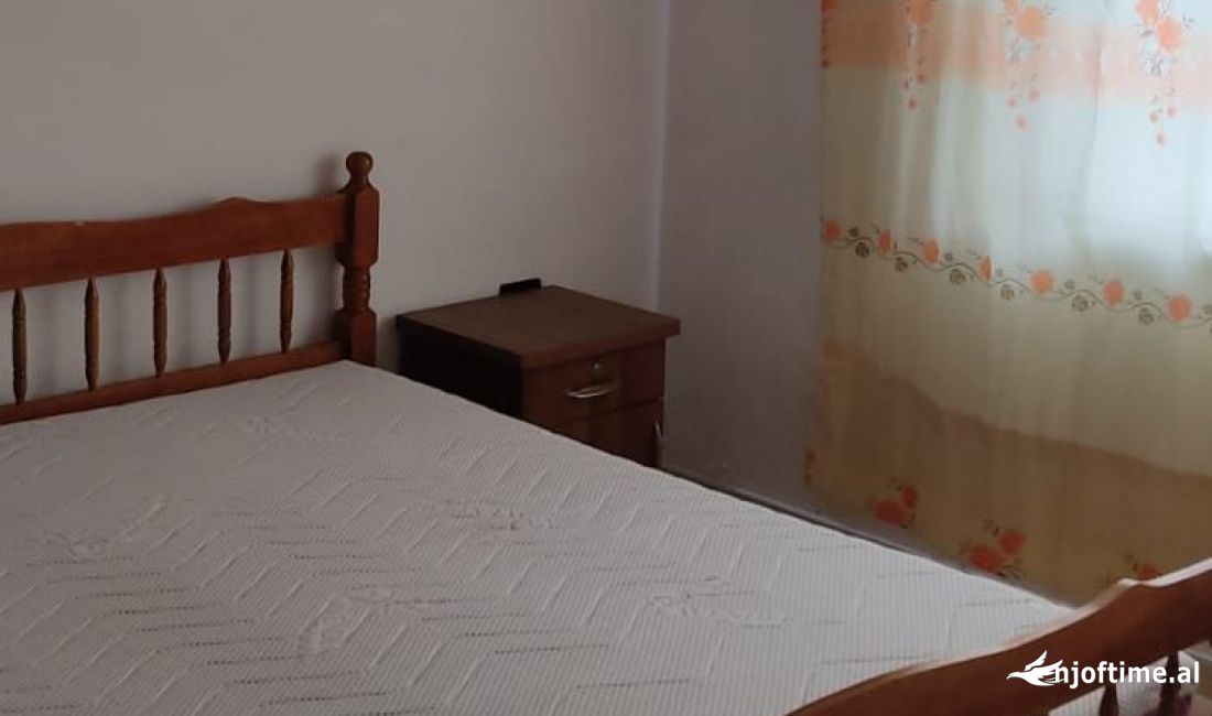 Shtepi me qera Apartament ne Tirane, 1+1, Mobilimi E mobiluar, Pagesa 380  Euro.