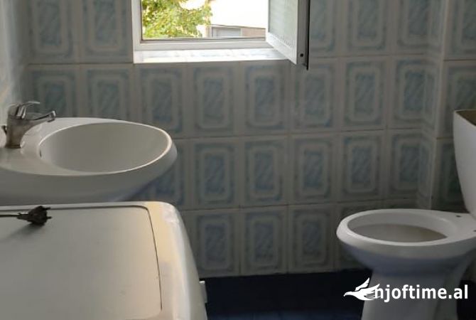 Shtepi me qera Apartament ne Tirane, 1+1, Mobilimi E mobiluar, Pagesa 380  Euro.