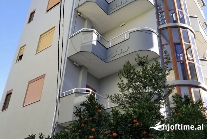 Casa in affitto 7+1 a Tirana - 3,500 Euro