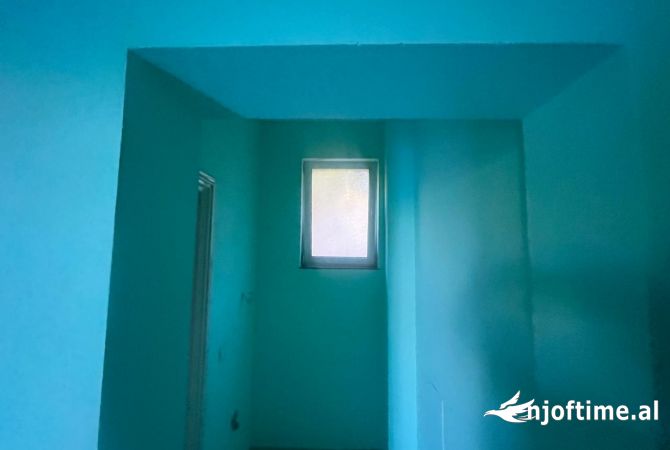 Shtepi me qera Shtepi Private ne Tirane, 2+1, Mobilimi Pjeserisht e mobiluar, Pagesa 330  Euro.