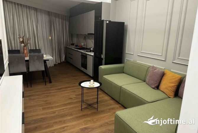 Shtepi me qera 2+1 ne Tirane - 1,000 Euro