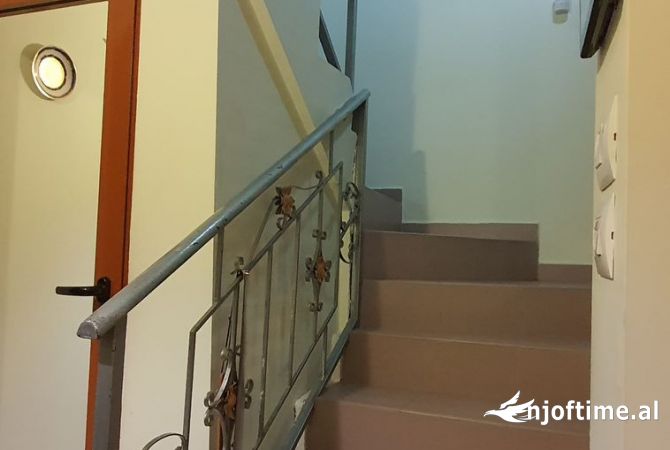 Shtepi ne shitje Vila Luksoze ne Tirane, 6+1, Mobilimi E mobiluar, Pagesa 340,000  Euro.