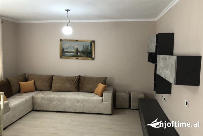 Shtepi me qera Apartament ne Tirane, 1+1, Mobilimi E mobiluar, Pagesa 600  Euro.