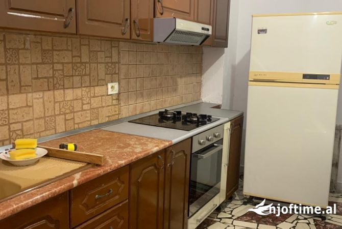 Shtepi me qera 1+1 ne Tirane - 450 Euro
