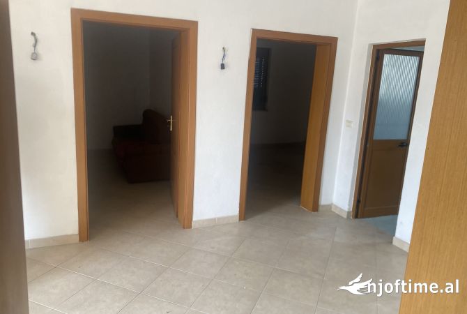Shtepi ne shitje 4+1 ne Tirane - 155,000 Euro